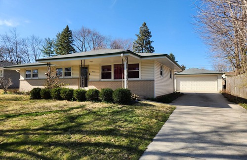Rockford House | 3br Home in the Heart of Rockford