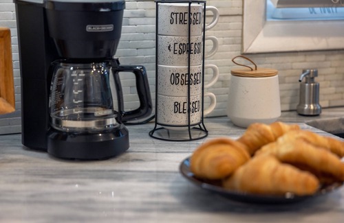 Lake Zurich House | 3BR House with Pickleball, Game Room, Foosball, Arcade, Cereal Bar, Darts &Grill