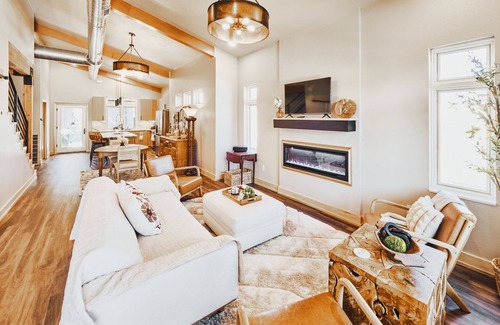 Sheridan House | 3BR luxury condo w/cozy fireplace - Perfect for holiday groups near the hospital & fairgrounds.