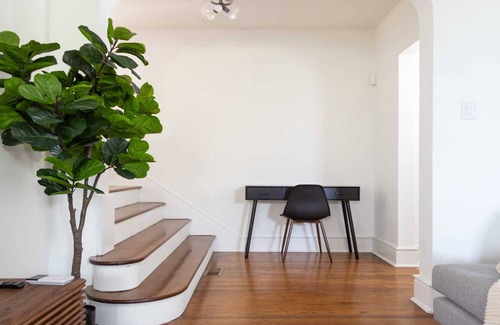 St. Louis Apartment | 3BR Modern Bungalow / ABODEbucks