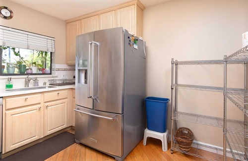 West Menlo Park House | 3BR Near Stanford, Bonus Room, No Cleaning Fee