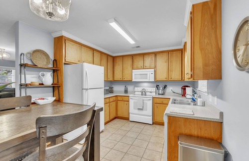 Greer House | 3BR - Pet-Friendly & Close to Downtown Greer