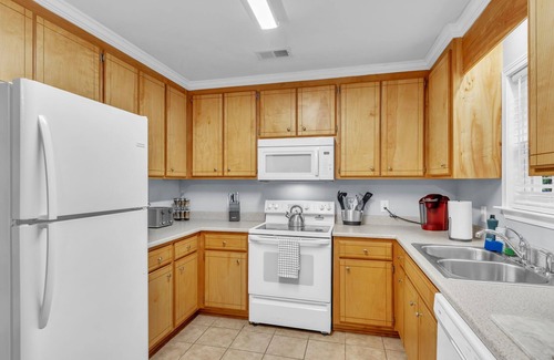 Greer House | 3BR - Pet-Friendly & Close to Downtown Greer