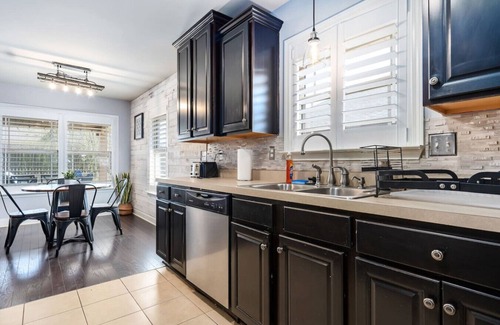 Madison House | 3BR Retreat w/Backyard Oasis