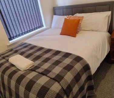 Manchester House | 3BR Sleeps 10 Walk to Alex Park