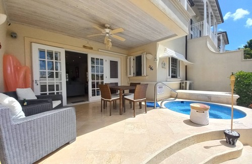 Little Battaleys House | 3BR Townhouse - with Pool and Partial Sea View from Main bedroom