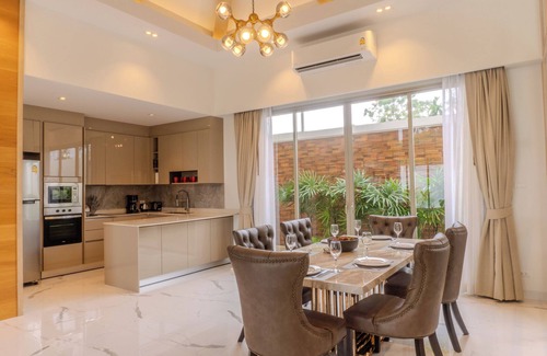 Thep Kasattri Villa | 3BR Villa Retreat - Modern Tropical & Private Pool, Baan Kanaen