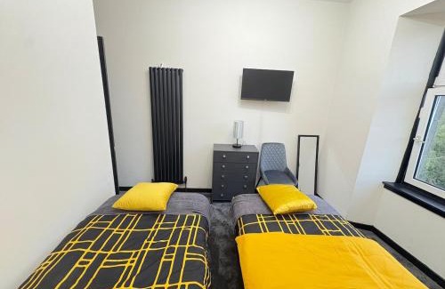 North West Apartment | 3BR West End Flat w Free Parking