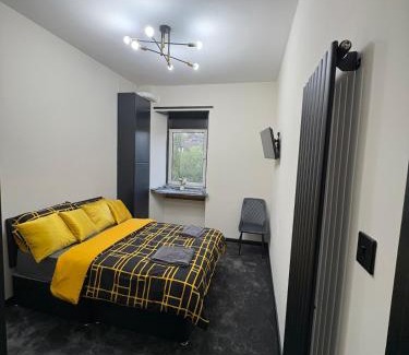 North West Apartment | 3BR West End Flat w Free Parking