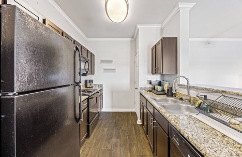 Southside Apartment | 3BR2BA - POOL - LOUNGE - COZY APARTMENT SAN ANTONIO