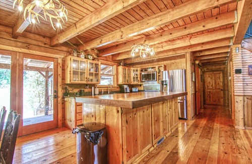 Groveland House | 3C Ranch on the Road to Yosemite