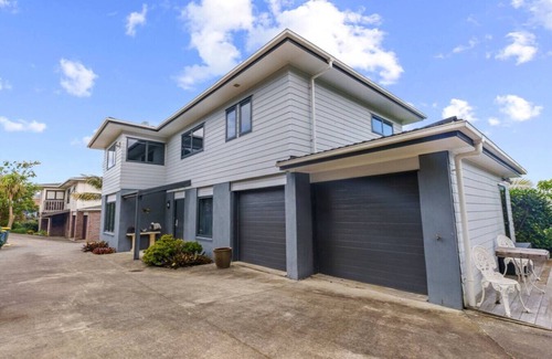 Browns Bay Apartment | 3D Orchard Road, Browns Bay, Auckland 0630