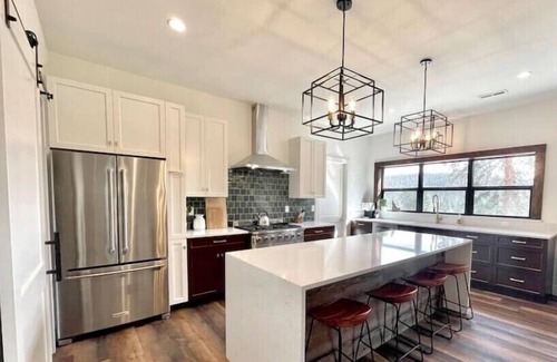 Donnelly Cabin | 4,100sqft Newly Built Mountain Modern Lodge, Game Room, Deck, Fireplace, Views