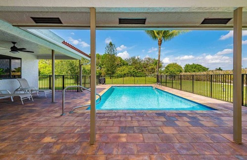 Jog Road House | 4/3.5 House with pool- Boynton Beach, FL.