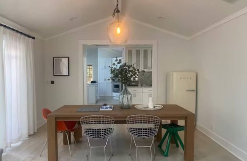 West Los Angeles House | 4/3 West LA Modern Bungalow Home