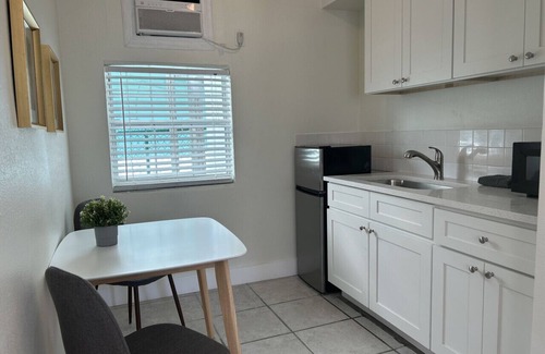 Bay Esplanade Apartment | 4 · Bay Studio Apartment 4