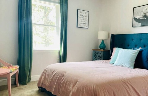 Fort Walton Beach House | 4 bd/rm with Family Memories, Beach town, golf course, private pool