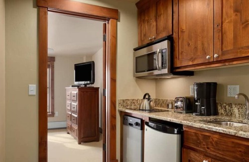 Breckenridge Resort | 4 Bdrm Grand Lodge on Peak 7 Resort & Spa Breckenridge