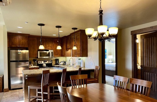 Breckenridge Resort | 4 Bdrm Grand Lodge on Peak 7 Resort & Spa Breckenridge