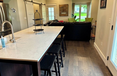 Gallatin House | 4-bdrm: Near Adam-Ondi-Ahman, MO Star Quilt, Jamesport Amish, Squirrel Cage Jail