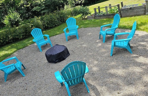 Belfast House | 4 Bed, 2 Bath located on Private Drive near Downtown Belfast