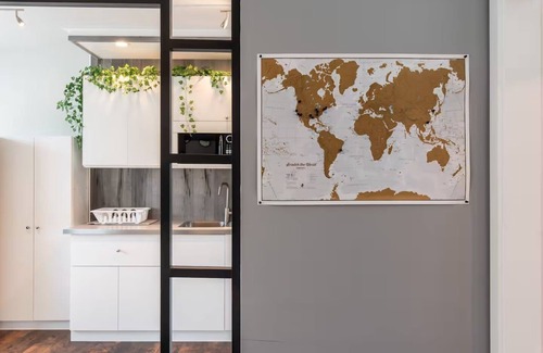 Los Angeles House | 4 Bed 2 Bath Modern Oasis DTLA