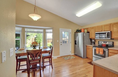 Security-Widefield House | 4 BED/2 BATH; Sleeps 10! CO Springs- fenced yard, pets w/fee, Great for Families