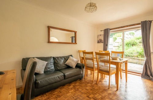 Nelson House | 4-Bed Detached, Pet Friendly House in Nelson