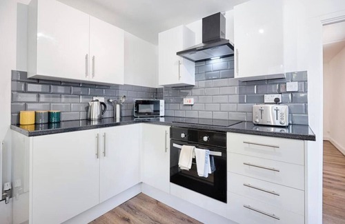 Castle House | 4 bed executive style house-Home away from Home
