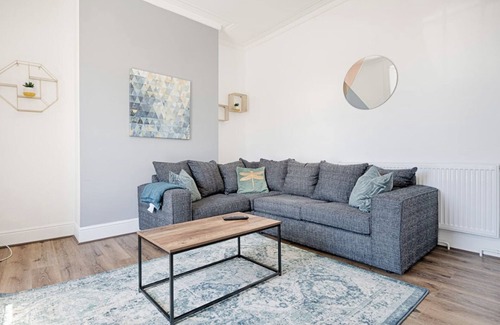 Castle House | 4 bed executive style house-Home away from Home