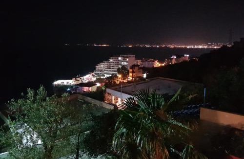 Orikum Villa | 4 Bed Sleeps 11 Free Parking Pets Allowed