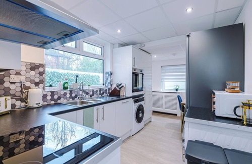 Salford House | 4 Bed Victorian Home, 15 Mins to City Centre