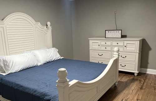 Elizabethtown House | 4 bedroom- 3.7 miles to Elizabethtown Sports Park!
