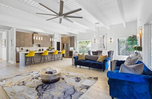 Midtown House | 4 bedroom 3 bath Luxury Stay At Piedmont Park