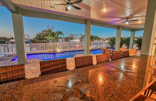 Spring Hill House | 4 bedroom 4 bath/heated pool/sleeps 13/Kayaks
