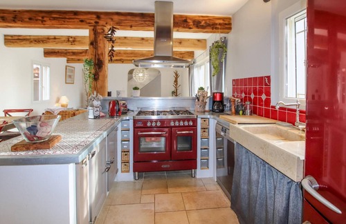 Pourrieres House | 4 bedroom accommodation in Pourrières