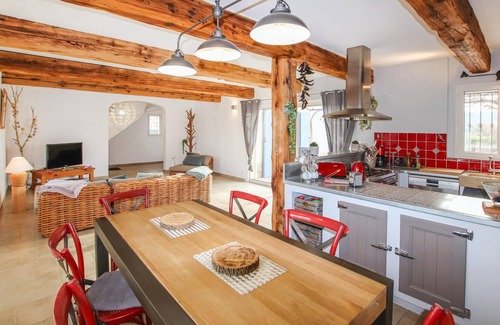 Pourrieres House | 4 bedroom accommodation in Pourrières