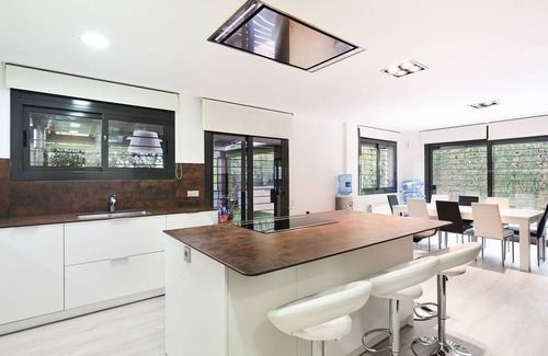 Cabrils House | 4 bedroom accommodation in Cabrils