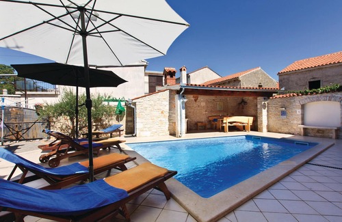 Pinezici House | 4 bedroom accommodation in Marcana