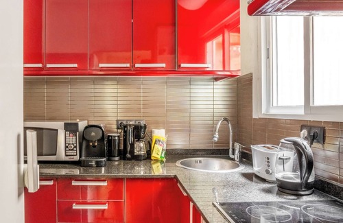 El Baix Guinardo Apartment | 4- Bedroom Apartment in Gracia Village