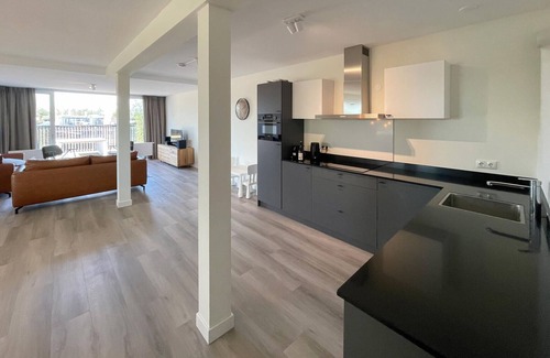 Offingawier Apartment | 4 bedroom awesome apartment in Offingawier