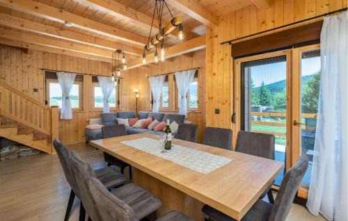 Mrkopalj House | 4 Bedroom Awesome Home In Sunger