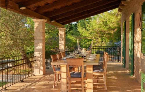 Lun House | 4 Bedroom Awesome Home In Lun