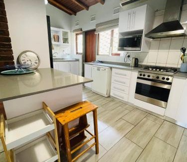 Selection Beach House | 4 Bedroom Beach House on 4th Ave