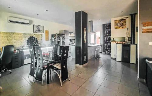 Rognac House | 4 Bedroom Beautiful Home In Rognac