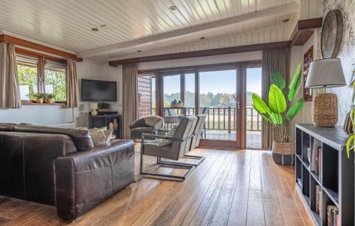 Erm House | 4 Bedroom Cozy Home In Erm