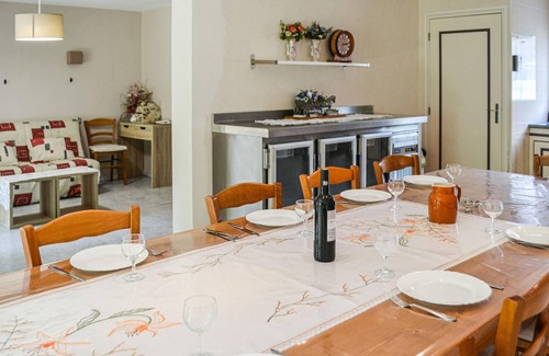 La Douze House | 4 bedroom cozy home in La Douze