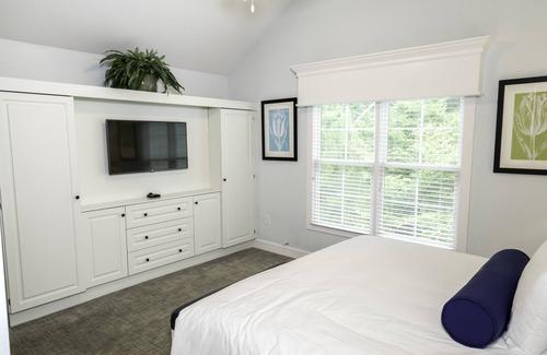 Lackey Resort | 4 bedroom Estate close to Busch Gardens