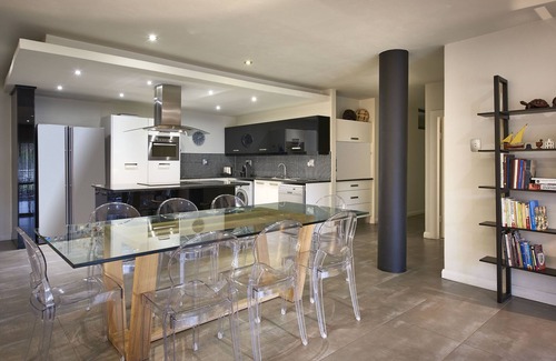 Greater Johannesburg Metropolitan Area Apartment | 4 Bedroom Executive Apartment with three king and 1 twin bed in Sandton CBD