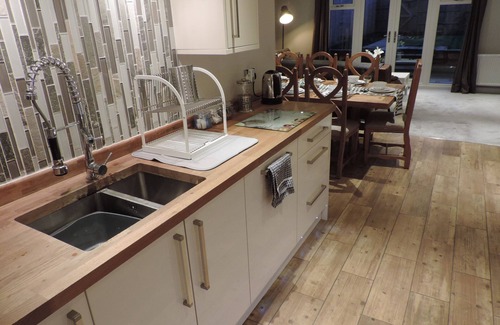 Rushmoor District House | 4 Bedroom Farnborough Airport Accommodation